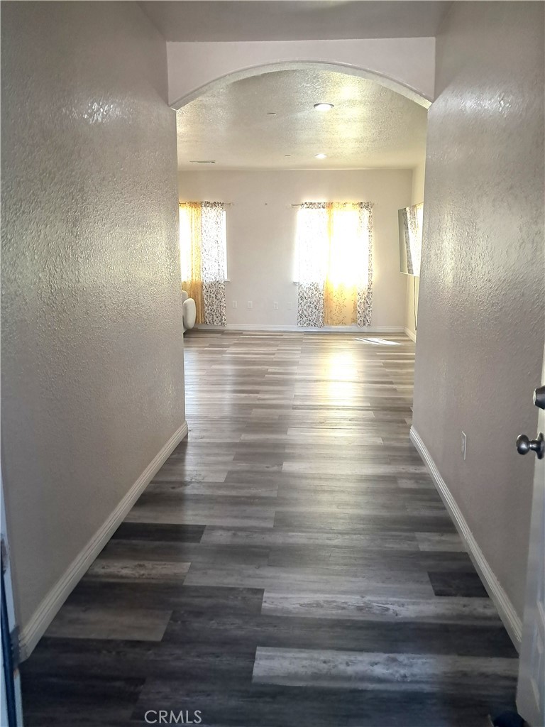 721 W Sonora Ave, Tulare, CA 93274