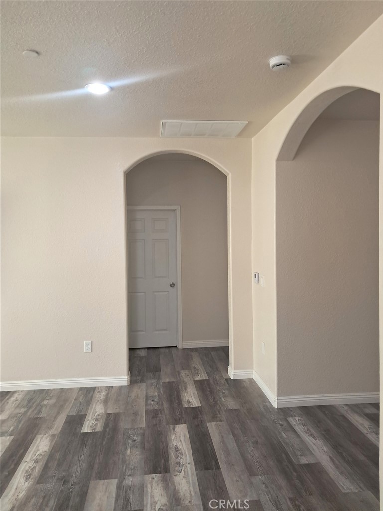 721 W Sonora Ave, Tulare, CA 93274