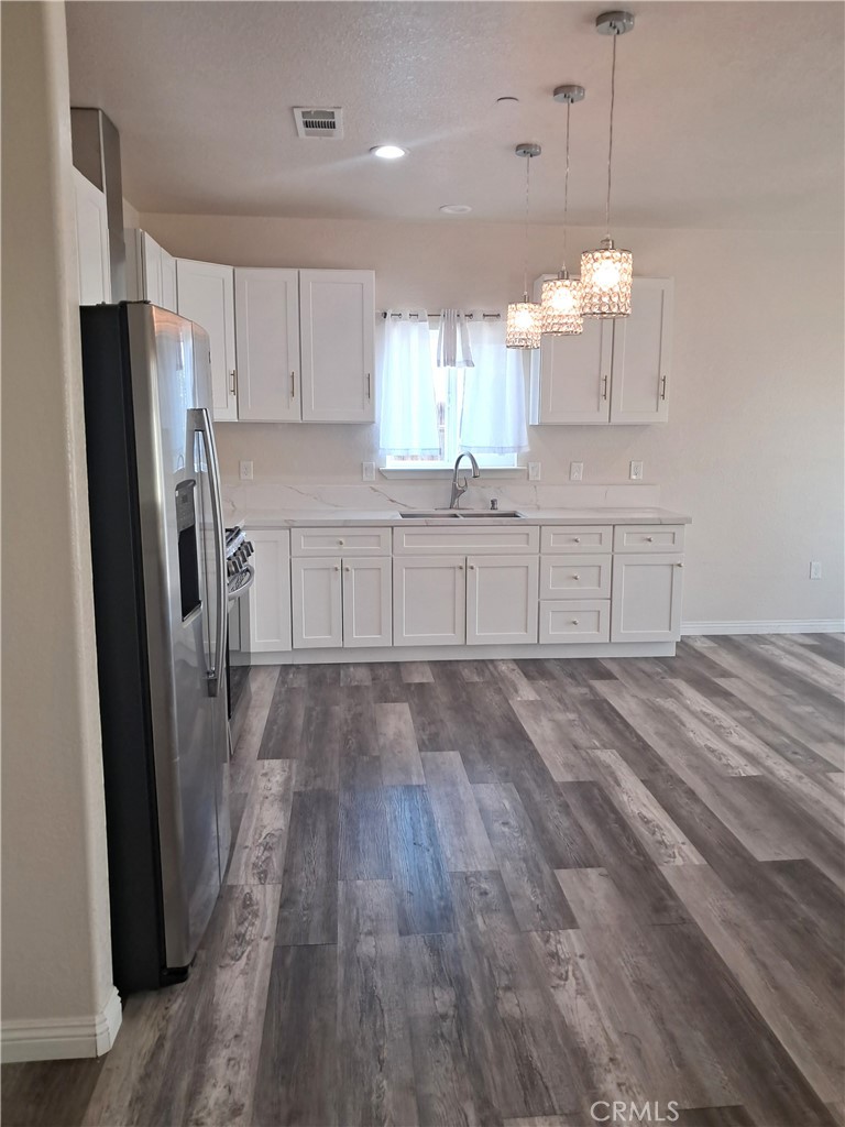 721 W Sonora Ave, Tulare, CA 93274