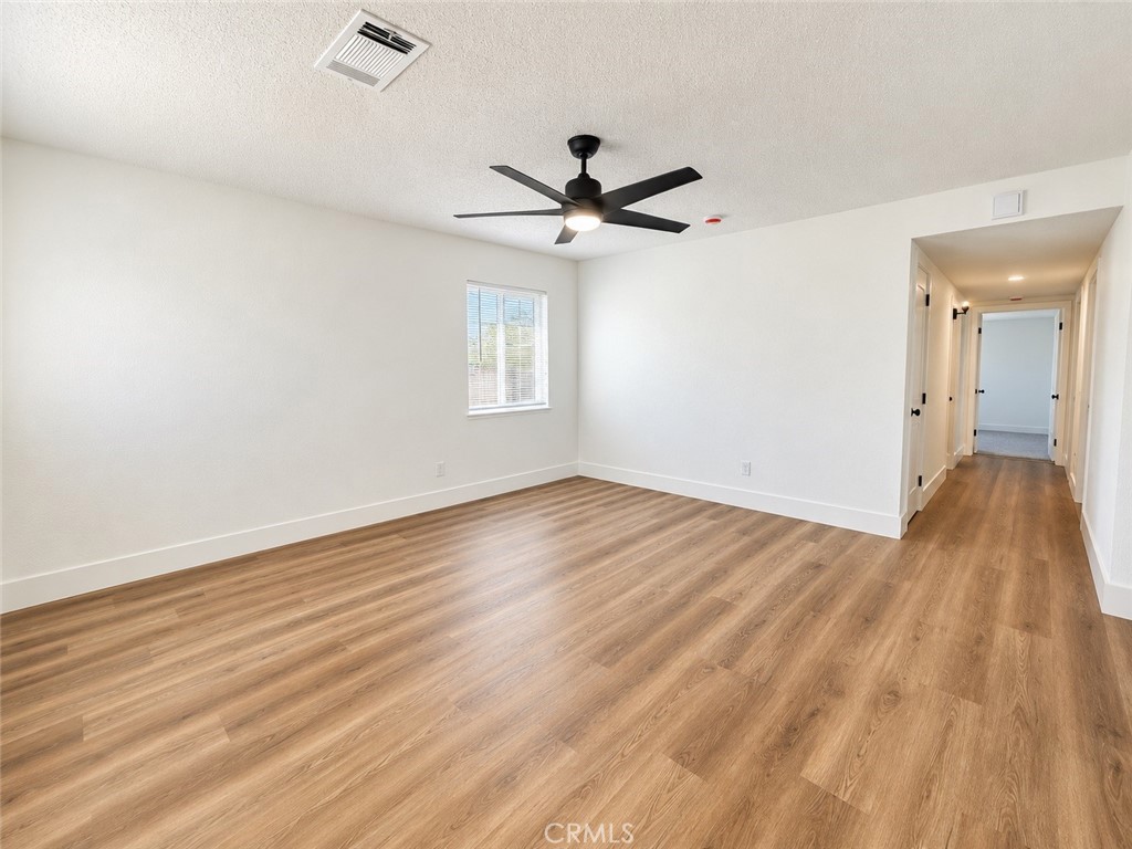 587 Sunset St, Kingsburg, CA 93631