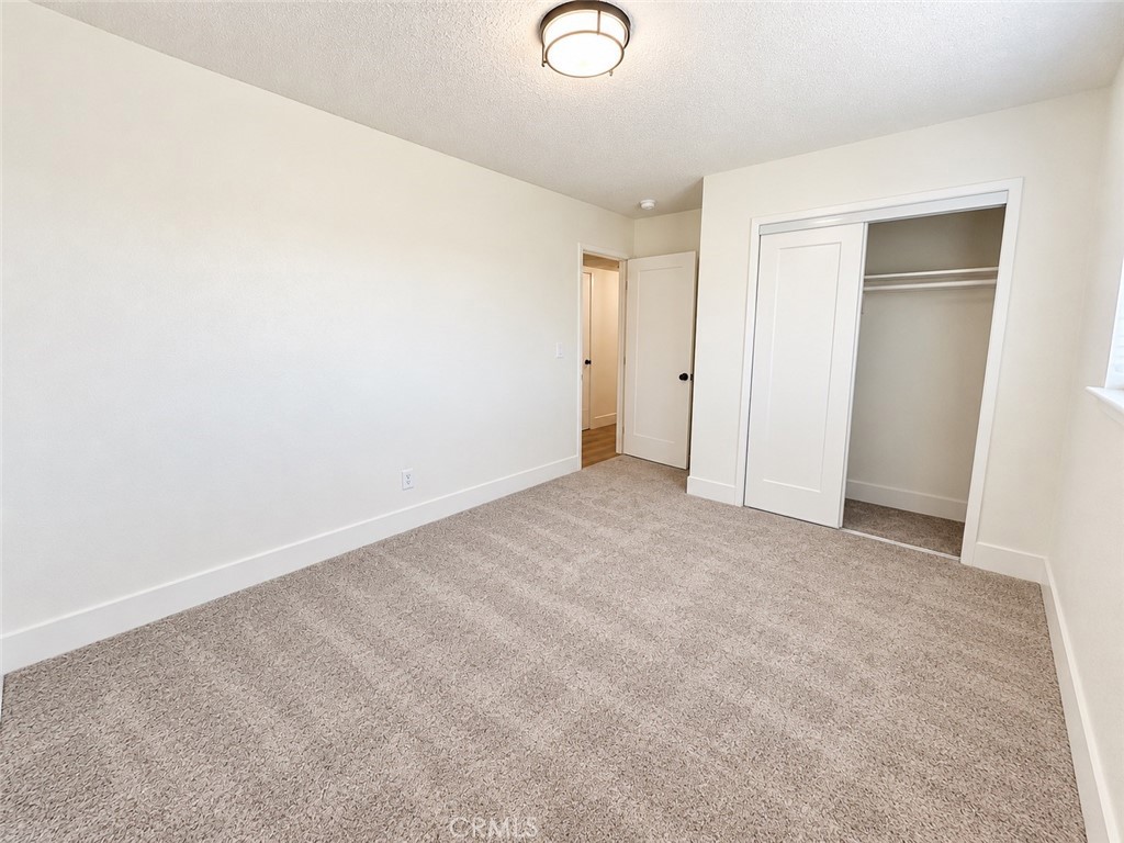587 Sunset St, Kingsburg, CA 93631