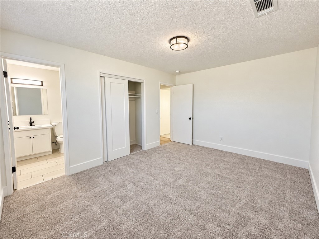 587 Sunset St, Kingsburg, CA 93631
