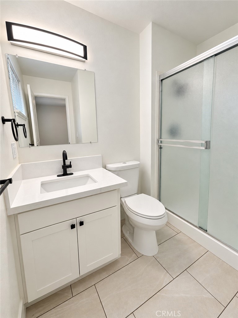 587 Sunset St, Kingsburg, CA 93631