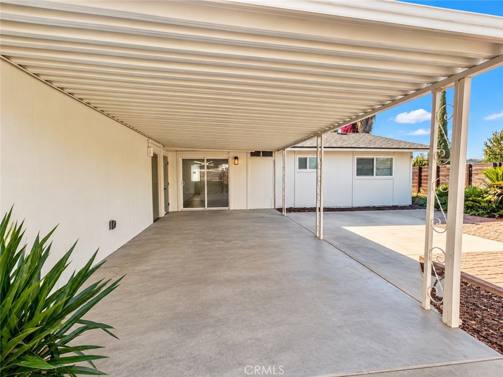 587 Sunset St, Kingsburg, CA 93631