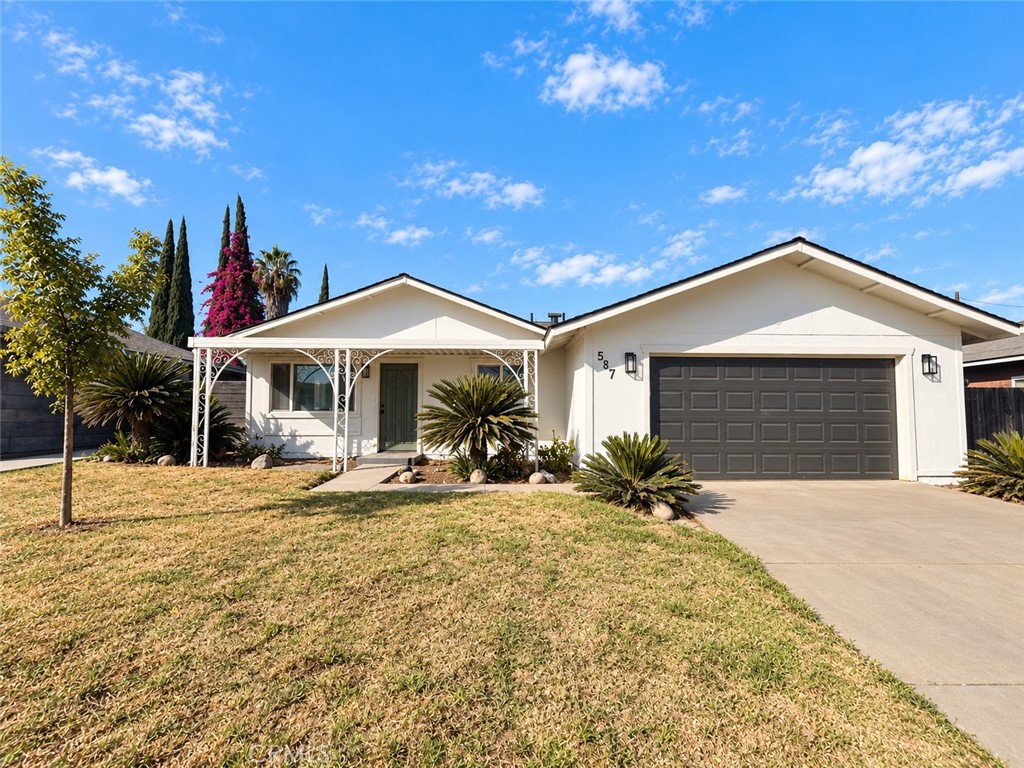587 Sunset St, Kingsburg, CA 93631