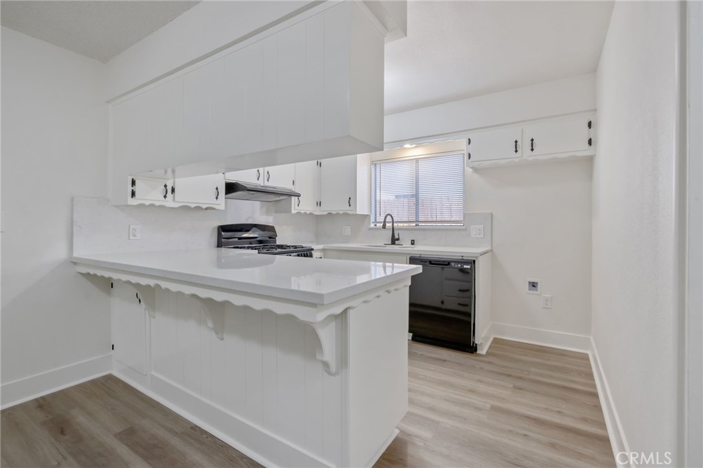 988 Laurel Ave, Lindsay, CA 93247