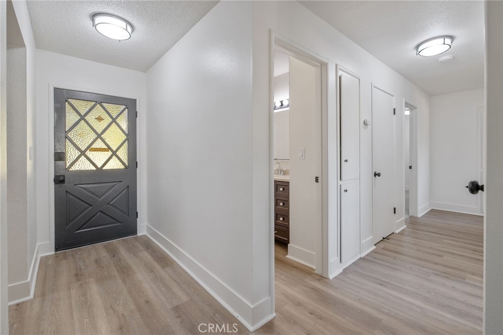 988 Laurel Ave, Lindsay, CA 93247