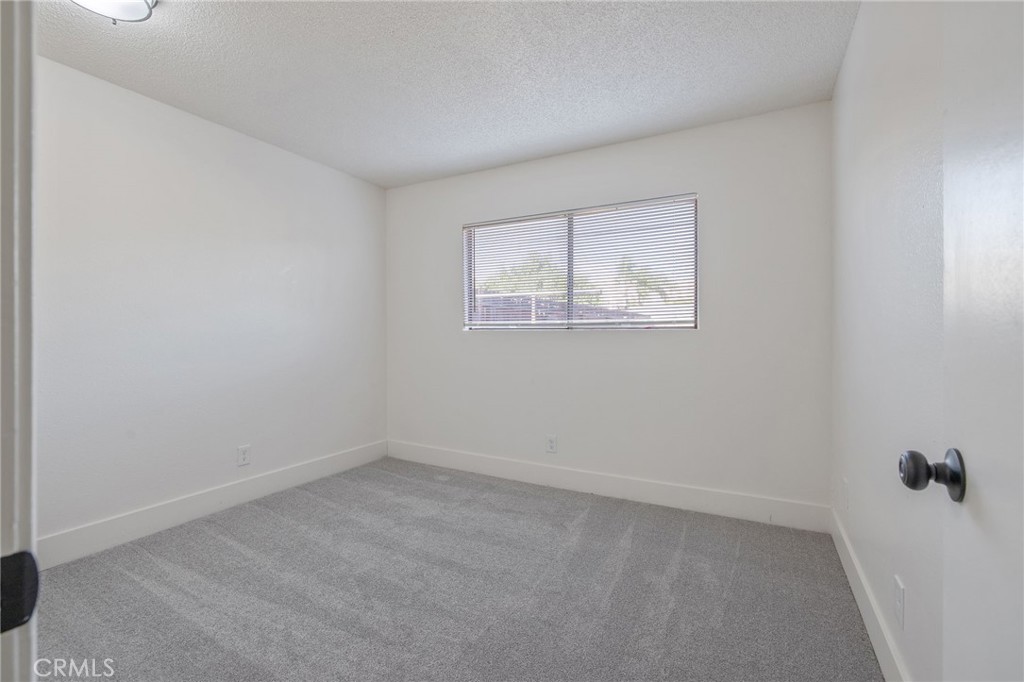 988 Laurel Ave, Lindsay, CA 93247