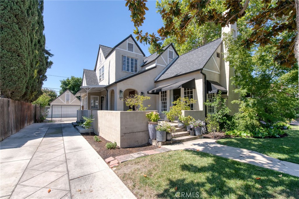 544 E Clinton, Fresno, CA 93704