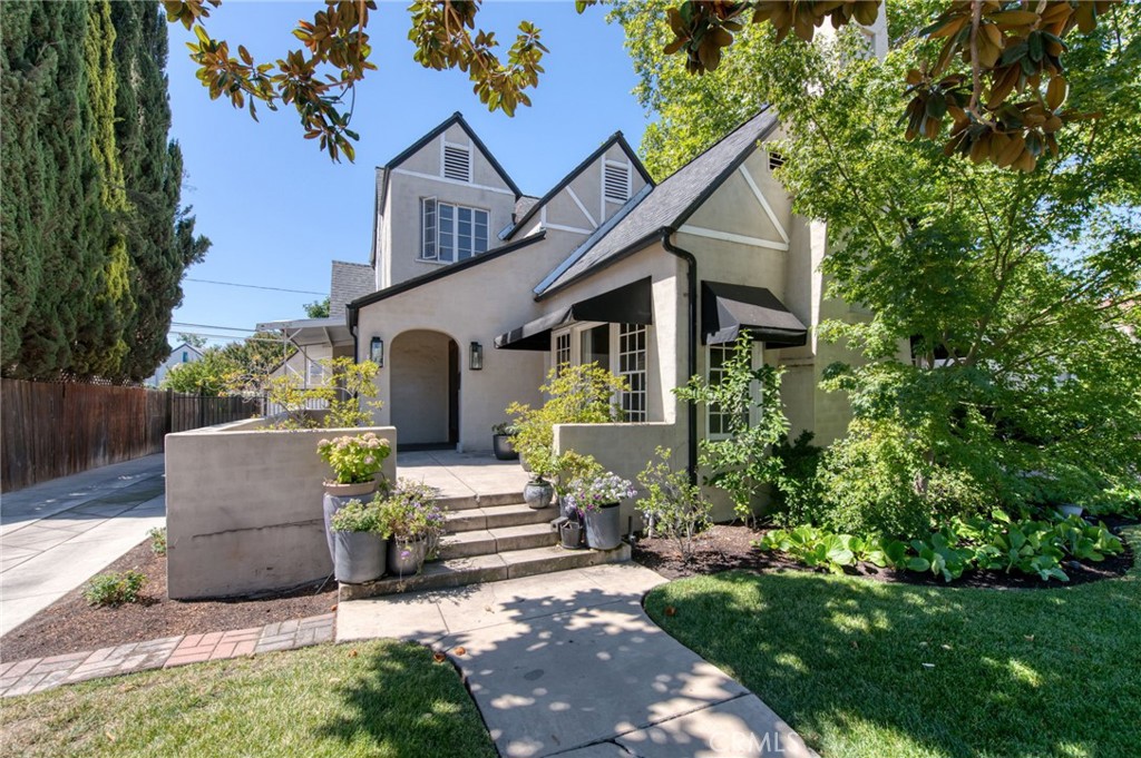 544 E Clinton, Fresno, CA 93704