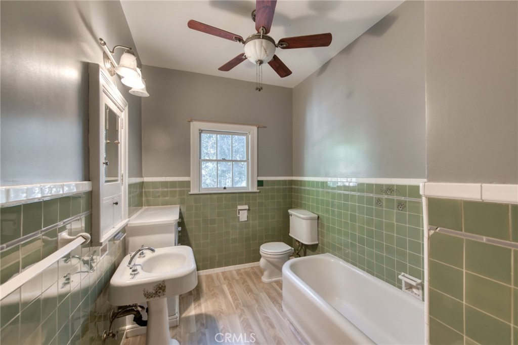 544 E Clinton, Fresno, CA 93704