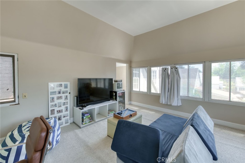 544 E Clinton, Fresno, CA 93704