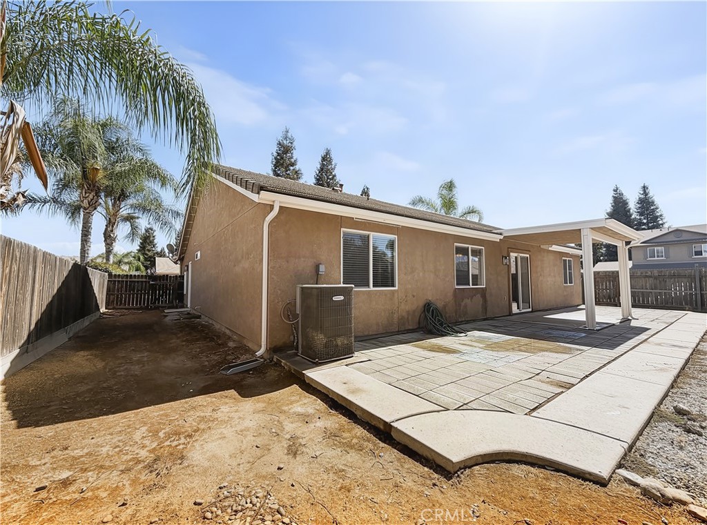 3233 S Virmargo Ct, Visalia, CA 93292