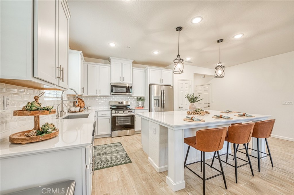 1523 Bloom Ln, Clovis, CA 93619