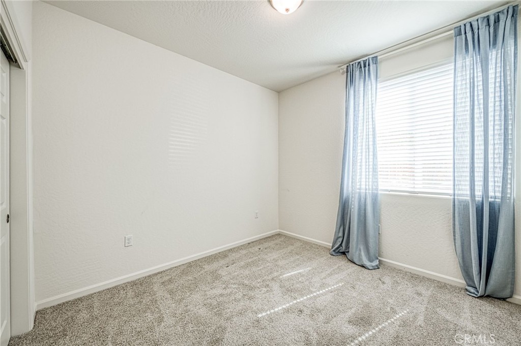 1523 Bloom Ln, Clovis, CA 93619