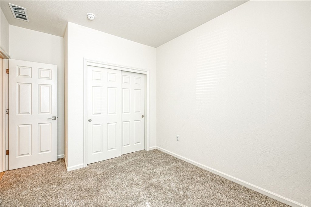 1523 Bloom Ln, Clovis, CA 93619