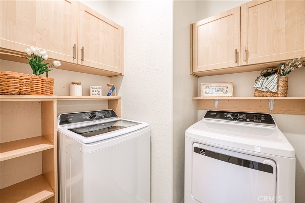 1523 Bloom Ln, Clovis, CA 93619