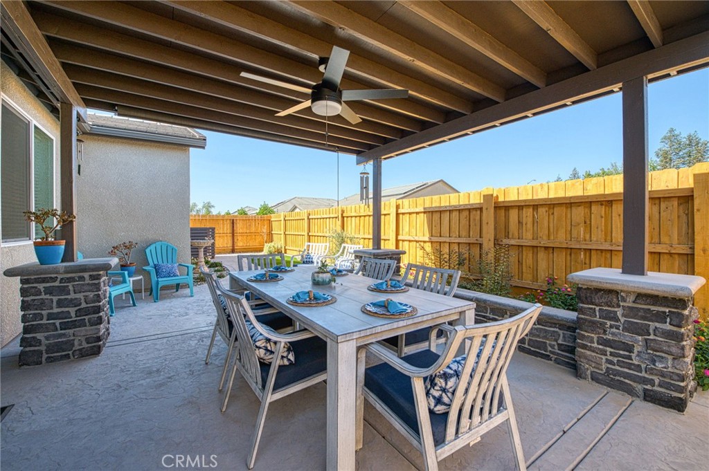 1523 Bloom Ln, Clovis, CA 93619