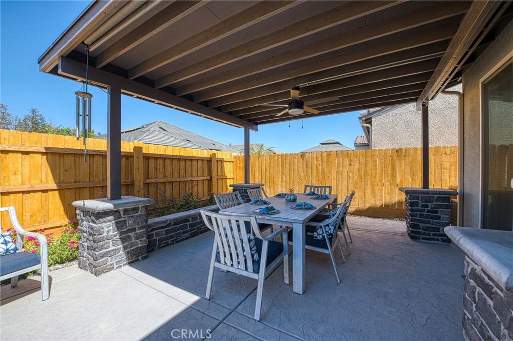 1523 Bloom Ln, Clovis, CA 93619