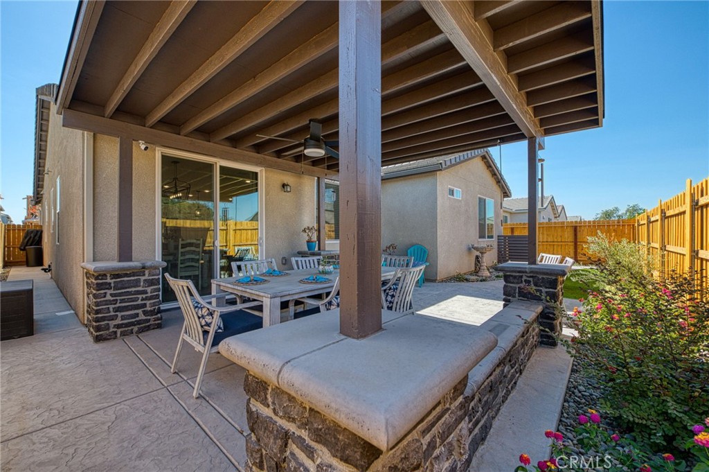 1523 Bloom Ln, Clovis, CA 93619