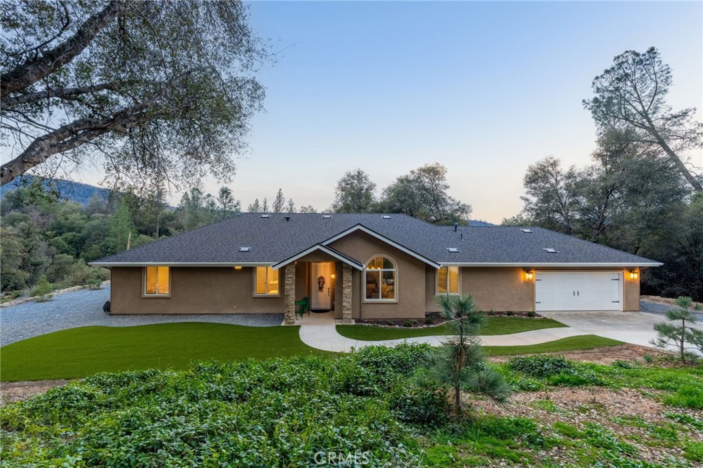 38614 Bon Veu, Oakhurst, CA 93644