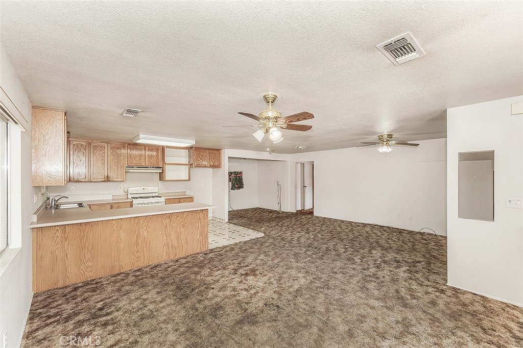 9016 E Dinuba, Selma, CA 93662
