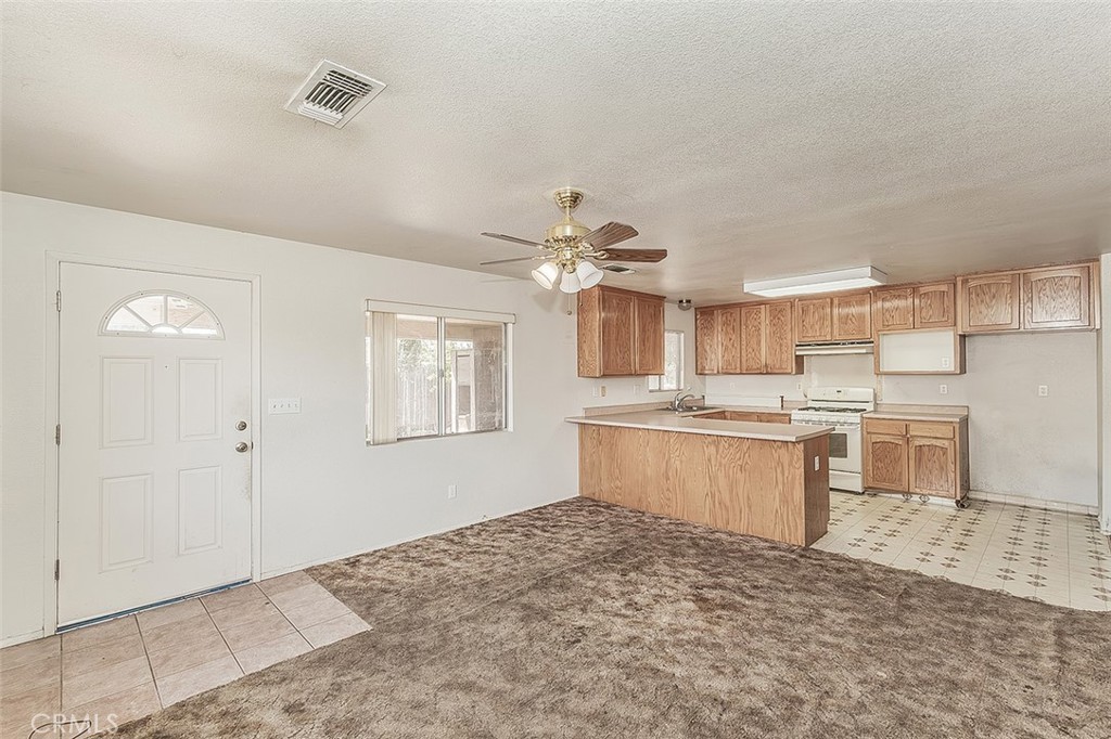 9016 E Dinuba, Selma, CA 93662