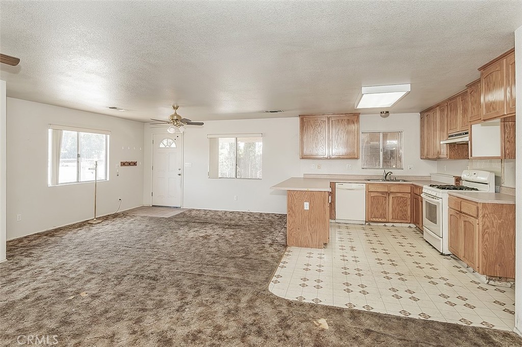 9016 E Dinuba, Selma, CA 93662
