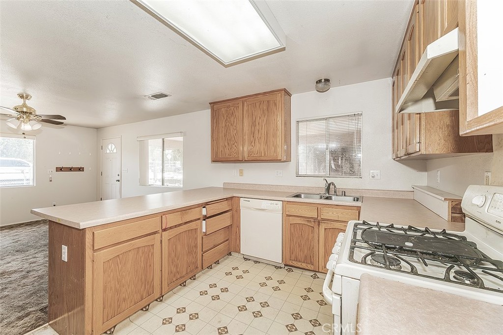 9016 E Dinuba, Selma, CA 93662