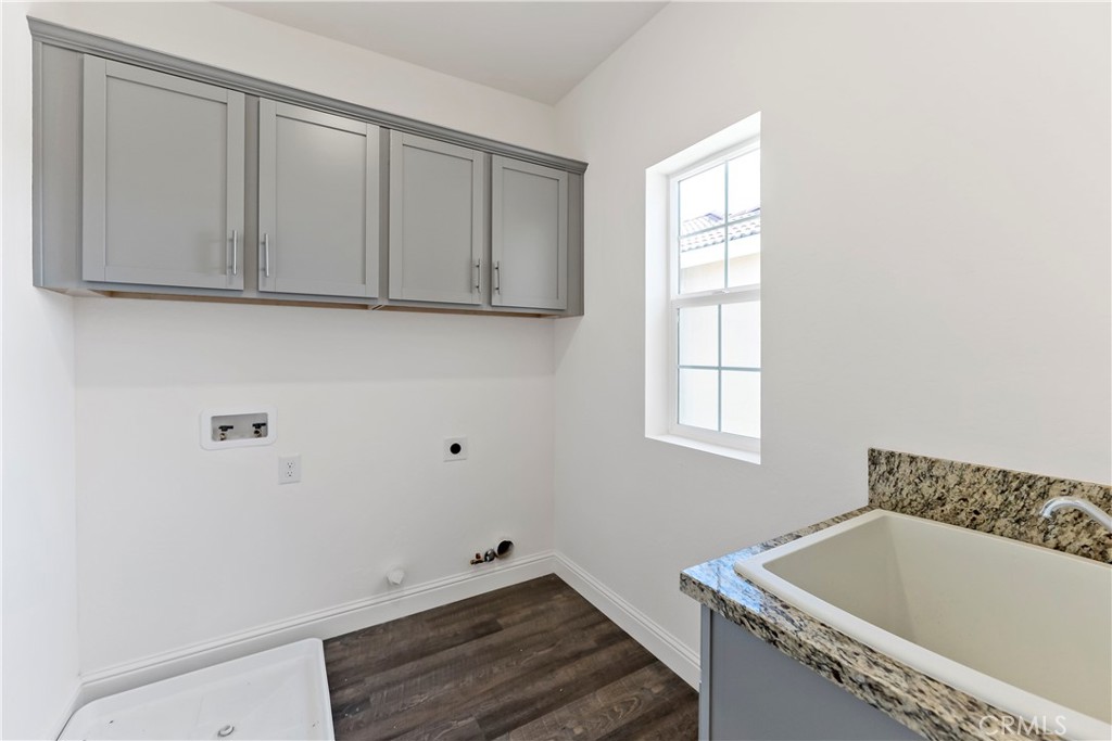 4422 W Langden Dr, Fresno, CA 93722