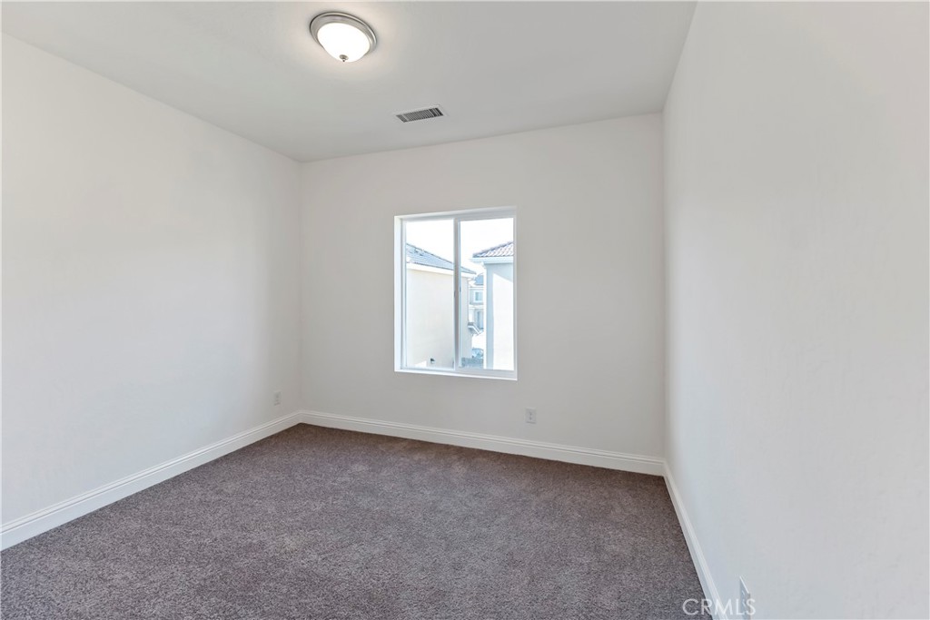 4422 W Langden Dr, Fresno, CA 93722