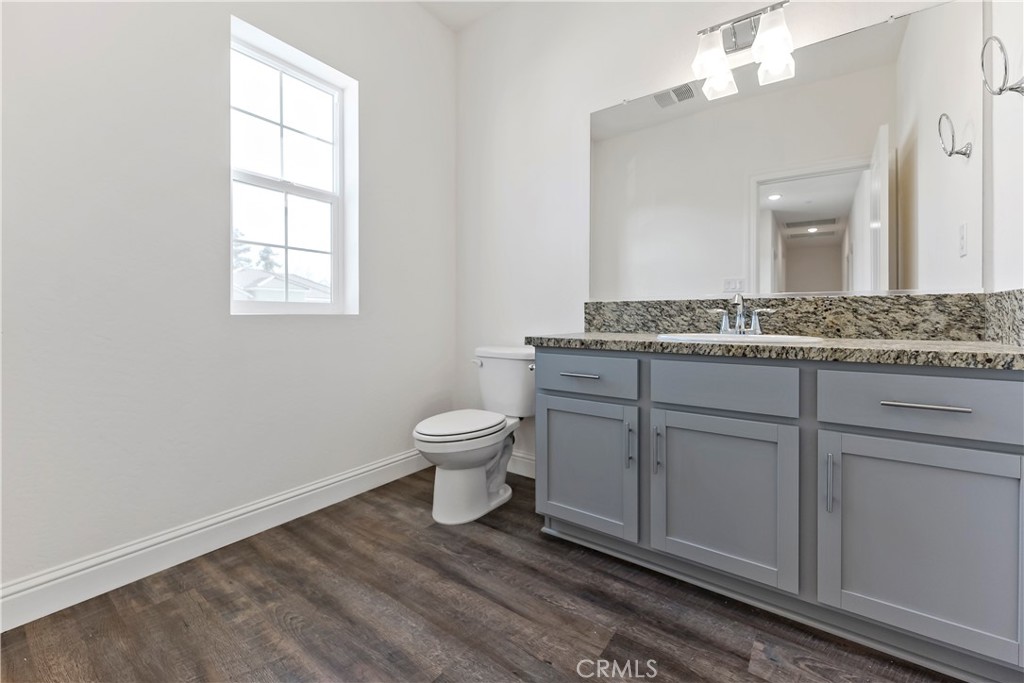 4422 W Langden Dr, Fresno, CA 93722