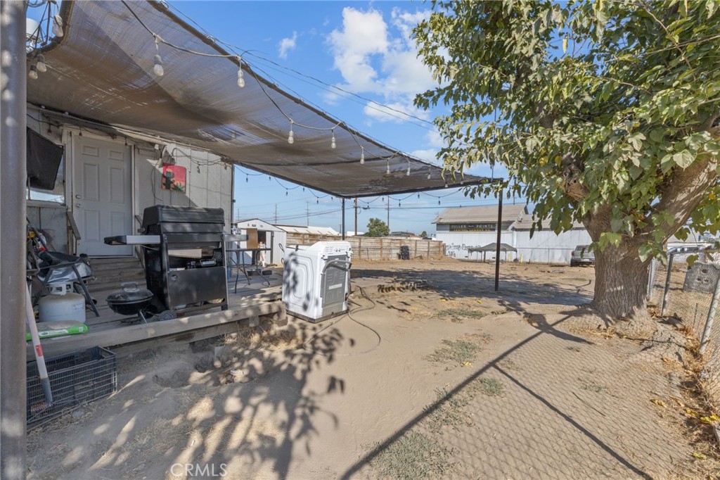130 E 4th St, Hanford, CA 93230