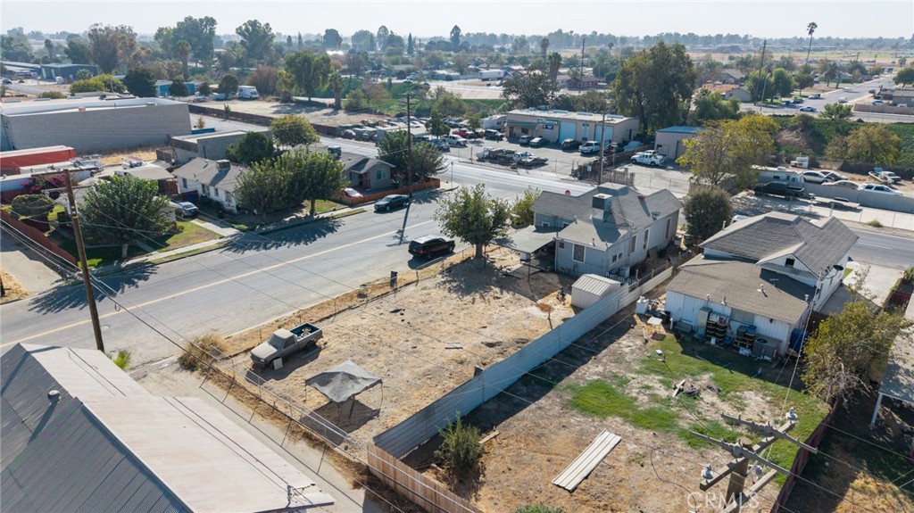 130 E 4th St, Hanford, CA 93230
