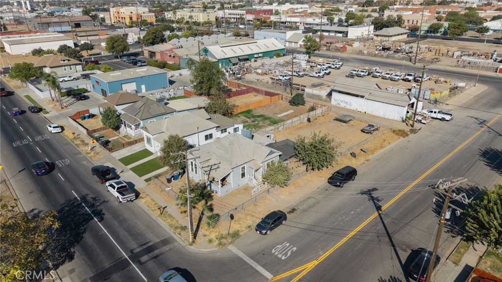130 E 4th St, Hanford, CA 93230
