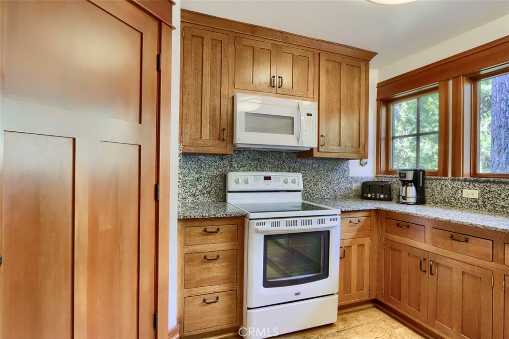 7475 Henness Cir, Yosemite, CA 95389