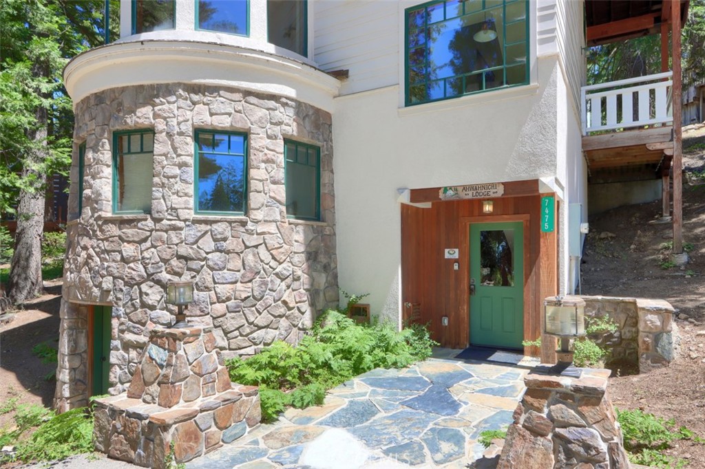 7475 Henness Cir, Yosemite, CA 95389