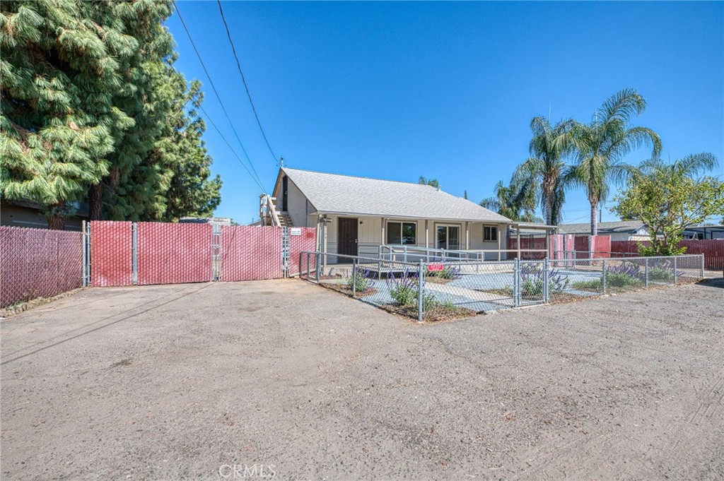 2146 W Dudley, Fresno, CA 93728