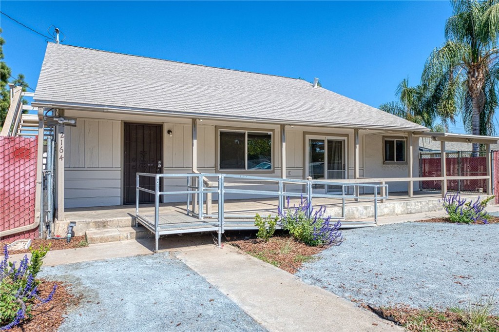 2146 W Dudley, Fresno, CA 93728