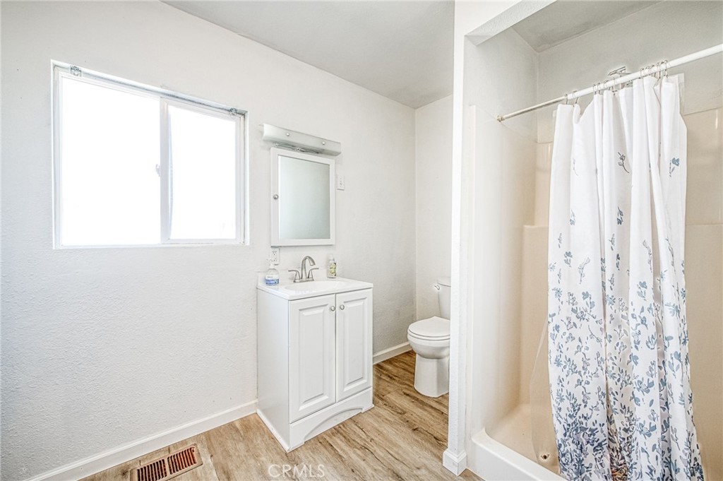 2146 W Dudley, Fresno, CA 93728