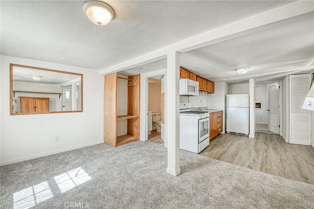 2146 W Dudley, Fresno, CA 93728