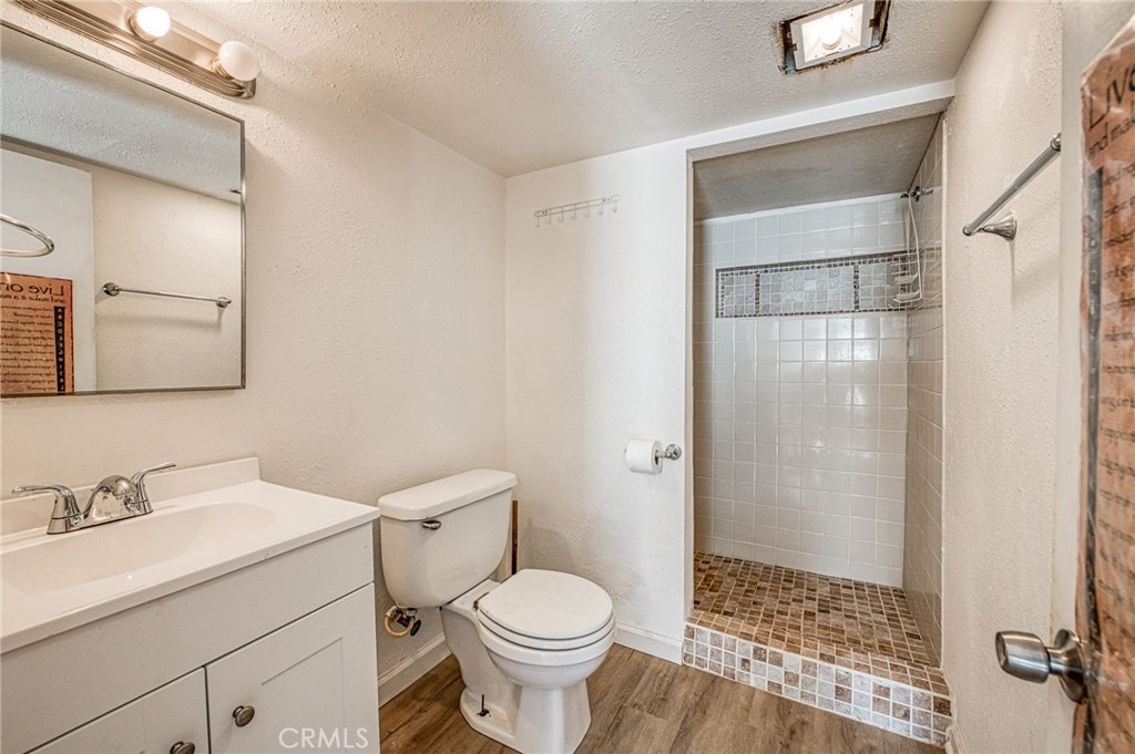 2146 W Dudley, Fresno, CA 93728