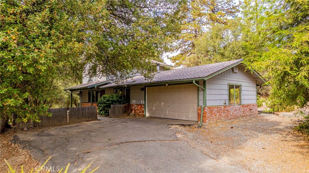 42634 Springwood, Oakhurst, CA 93644