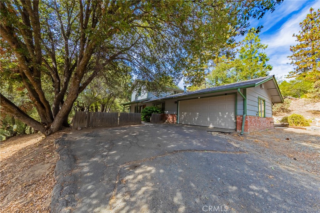 42634 Springwood, Oakhurst, CA 93644