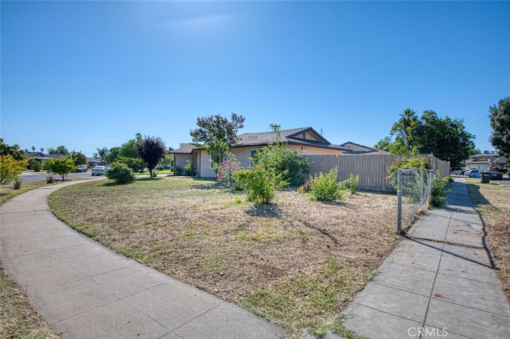 2335 W Cornell, Fresno, CA 93705