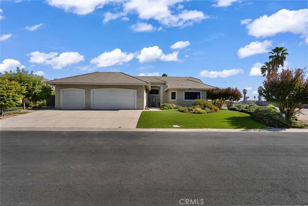 7170 Emerald, Chowchilla, CA 93610