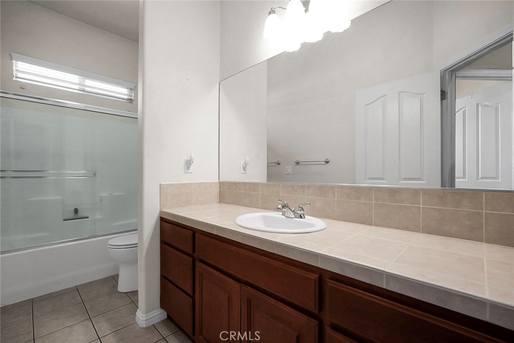 7170 Emerald, Chowchilla, CA 93610