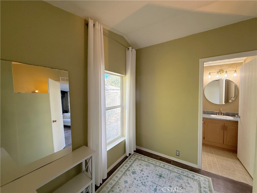 43555 Highway 41 #B23, Oakhurst, CA 93644