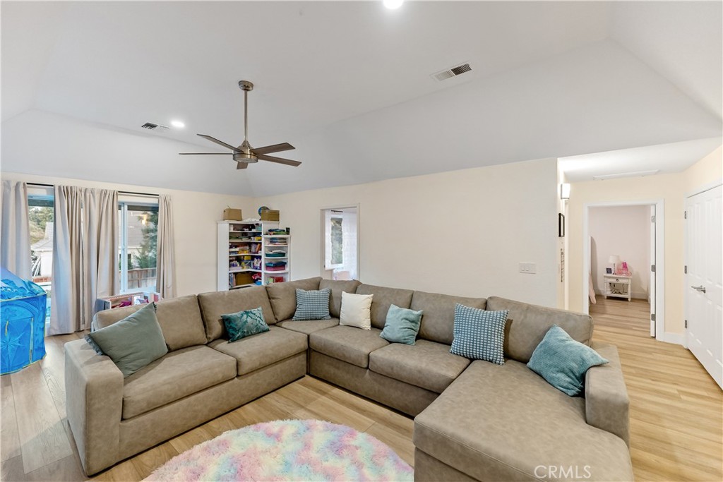 6054 N Woodson Ave, Fresno, CA 93711