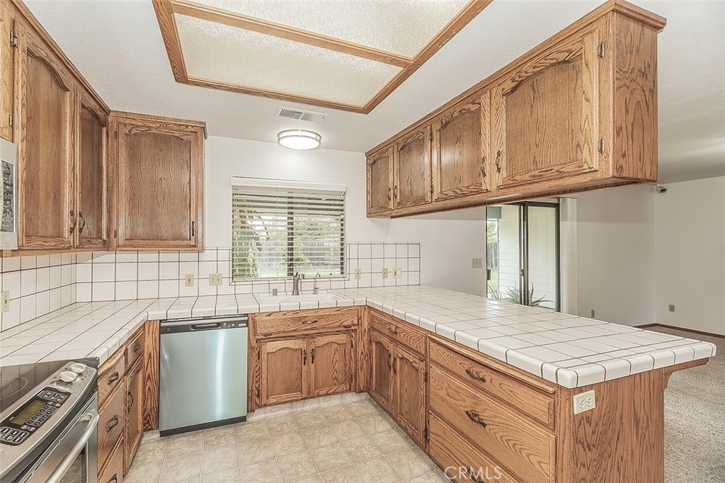 2360 Harold St, Kingsburg, CA 93631